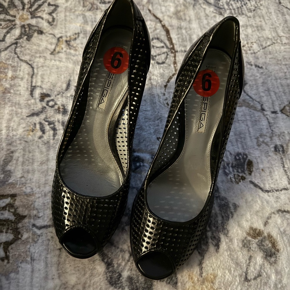 Vía Spiga Black Peep-Toe Wedge Heels